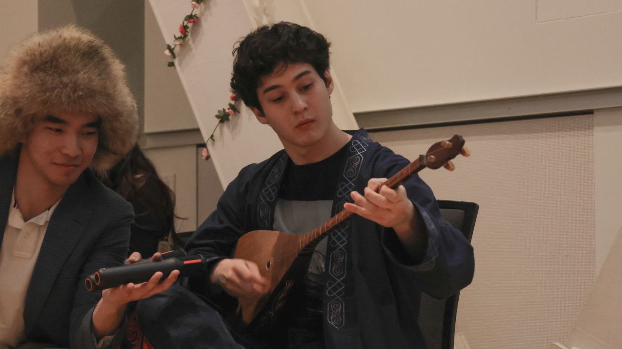 nauryz-dombyra